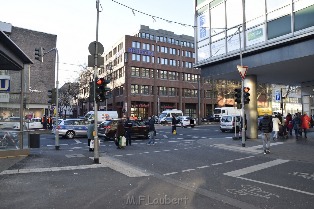 VU PKW Strab Koeln Mitte Pipinenstr Hohestr P208.JPG - Miklos Laubert